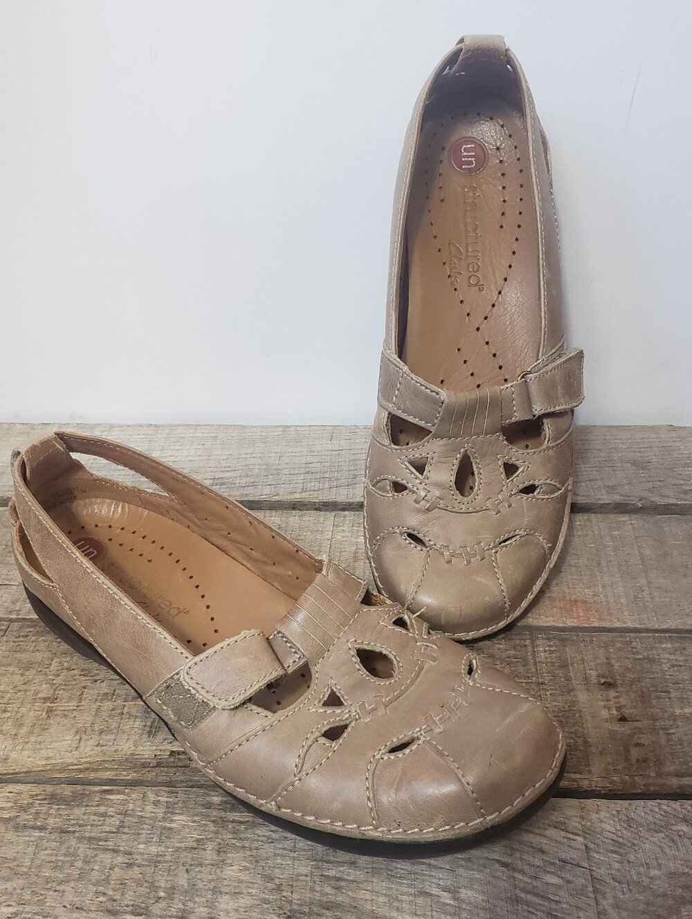 CLARKS UNSTRUCTURED Tan Leather Flats Mary Janes 7
